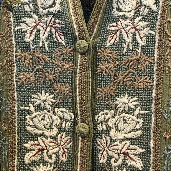 Johnny Was Embroidered Button Front Top Gauze Bird Flowers Green Size Medium - Picture 10 of 11